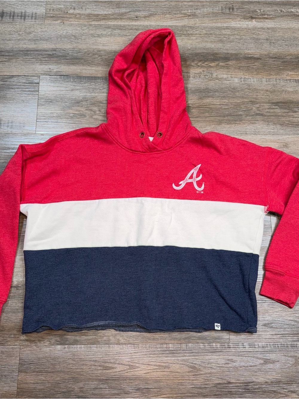Atlanta Braves Sweatshirt Women's Large Hoodie Pullover '47 Brand Lizzy Cropped